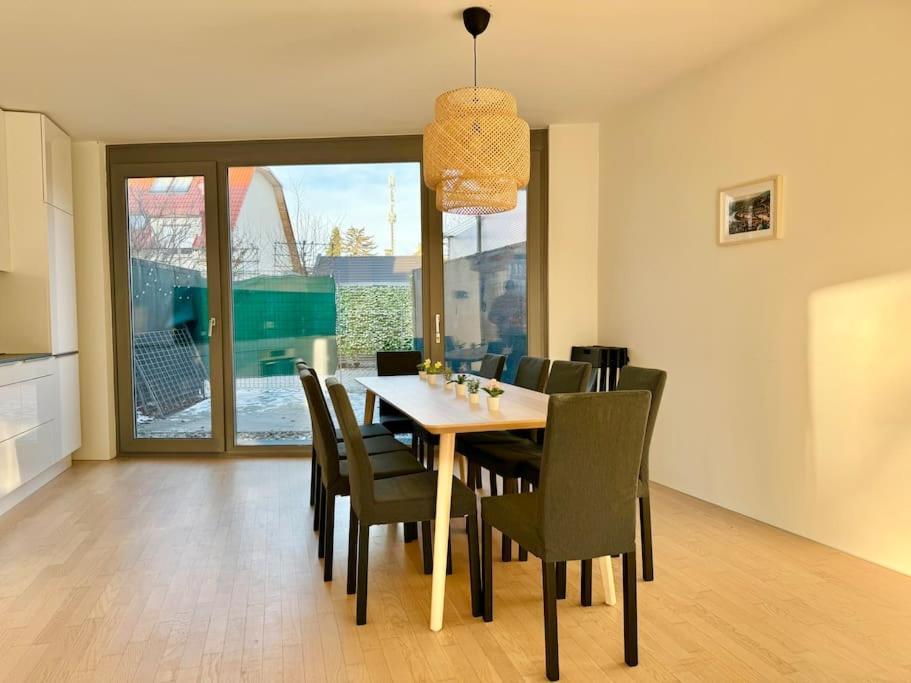 Bright Maisonette With Garden Apartment
